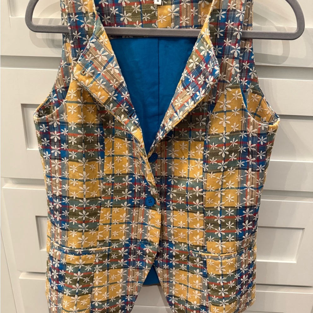 Colorful Plaid Vest with Floral daisy Pattern
